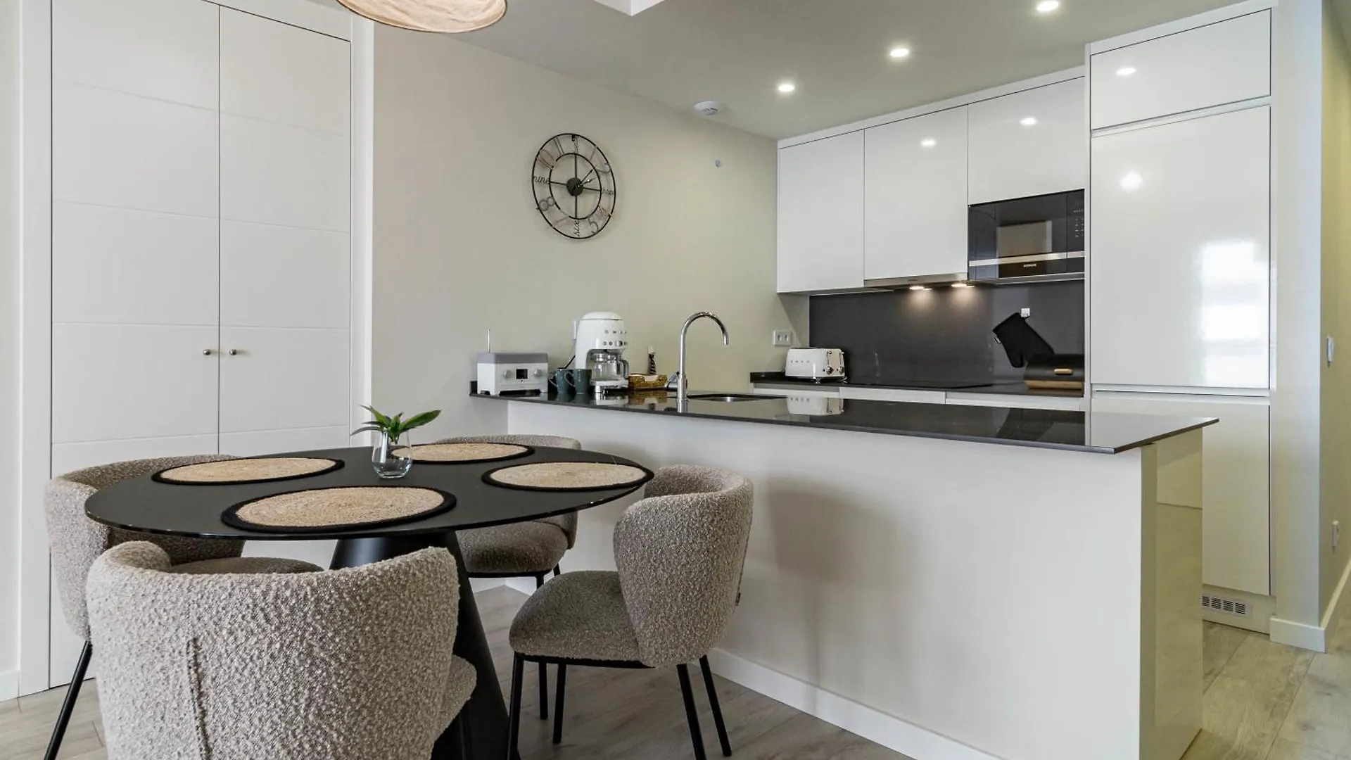 Le2E- Modern New-Build Flat Near The Beach Estepona Spain